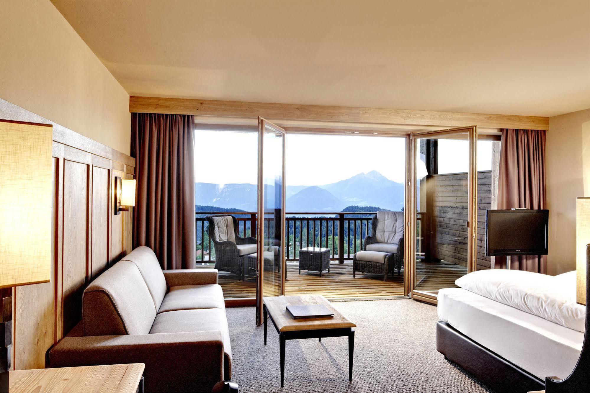 Hotel Chalet Mirabell Hafling Exterior photo
